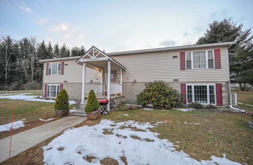McHenry Apartment | Lovely 2-bedroom apartment in Accident, Close to Wisp and Deep Creek Lake