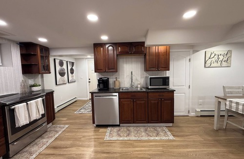East Meadow Apartment | Lovely 2-bedroom basement apartment with private entrance in East Meadow