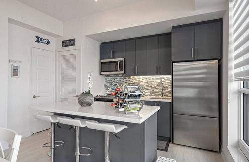 Innisfil House | Lovely 2 Bedroom Vacation Home at the heart of Friday Harbour