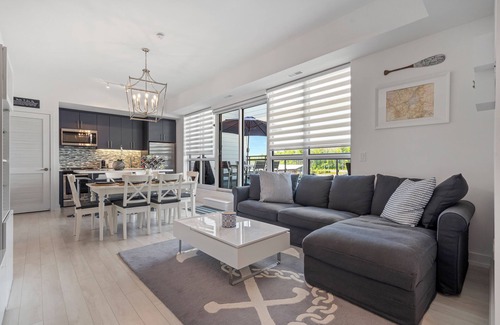 Innisfil House | Lovely 2 Bedroom Vacation Home at the heart of Friday Harbour