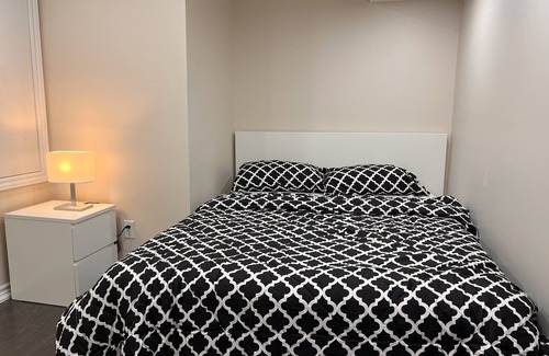 Brampton Apartment | Lovely 2 Bedrooms with Backyard l Basement Apt.