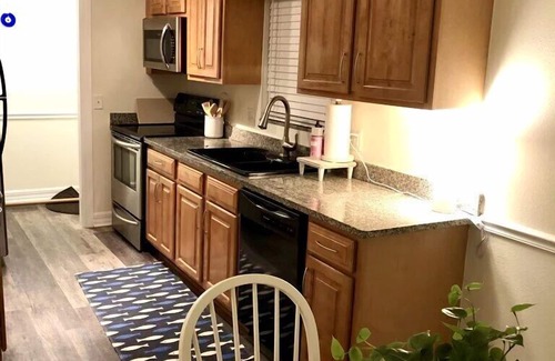 Granada Condo | Lovely 2 BR Condo in Prime Location