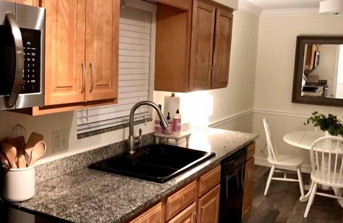 Granada Condo | Lovely 2 BR Condo in Prime Location