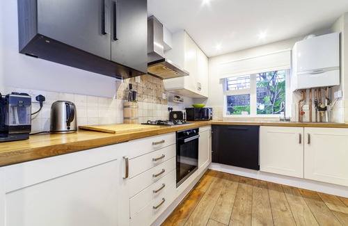 Colville Apartment | Lovely 2 BR Notting Hill Flat W/garden