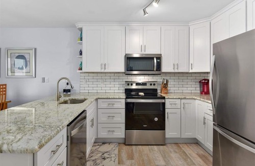 Ocean City Condo | Lovely 2 br on bay with pool, and walking distance to beach and boardwalk!