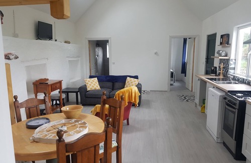 Ballyduff House | Lovely 200 year old cottage all mod cons
