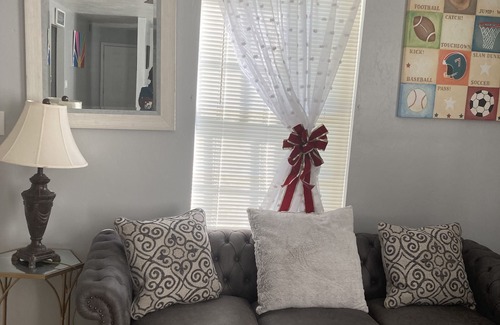 Griffin Heights Apartment | lOVELY 2BD/1BATH WITH INDOOR FIREPLACE NEAR FSU 5 MIN FROM FAMU