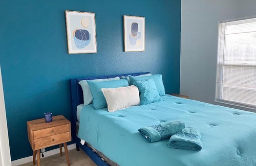 Northside Apartment | Lovely 2bed/2bath Houston Free Parking + Fast Internet
