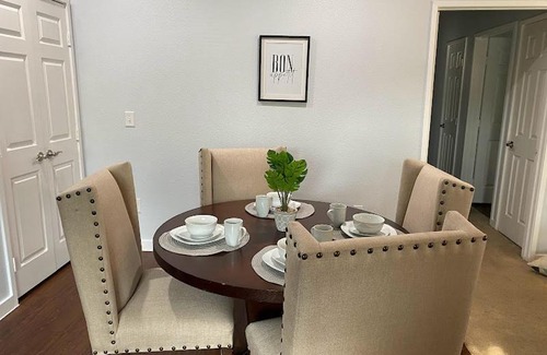 Northside Apartment | Lovely 2bed/2bath Houston Free Parking + Fast Internet