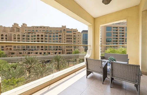Palm Jumeirah Apartment | Lovely 2br Extra Room - Green Park View - New