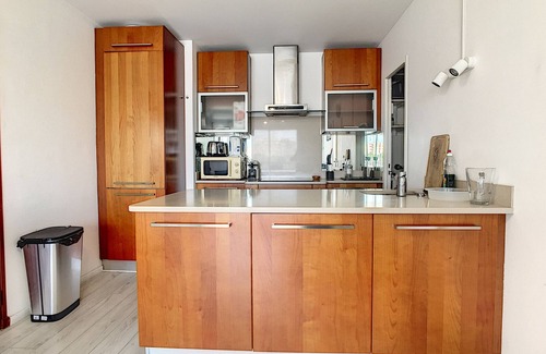 Carnon-Plage Apartment | Lovely 2BR in Carnon with pool, parking, air con & WiFi