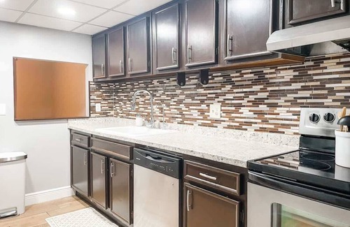 Tallahassee House | Lovely 3 bd/2.5 ba Renovated, Refined Townhouse