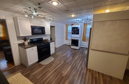 Salem Condo | Lovely 3-bedroom condo with AC in charming Salem
