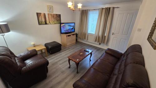Little Hulton House | Lovely 3 Bedroom House Manchester