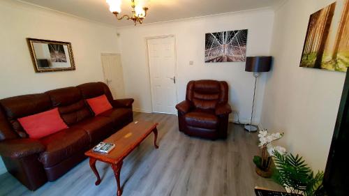 Little Hulton House | Lovely 3 Bedroom House Manchester