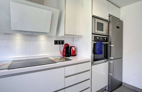 Bahia Dorada House | Lovely 3 bedroom townhouse by the beach near Estepona w shared pool and garden