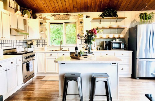 Eagle River House | Lovely 3br/2ba Hideaway! Great for Groups & Families! Inlet & Denali Views