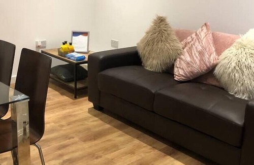 Anfield House | Lovely 4-Bed House in Anfield all en-suite,