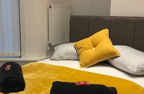 Anfield House | Lovely 4-Bed House in Anfield all en-suite,