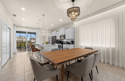 Four Corners House | Lovely 5-bedroom house with POOL near Disney in Clermont