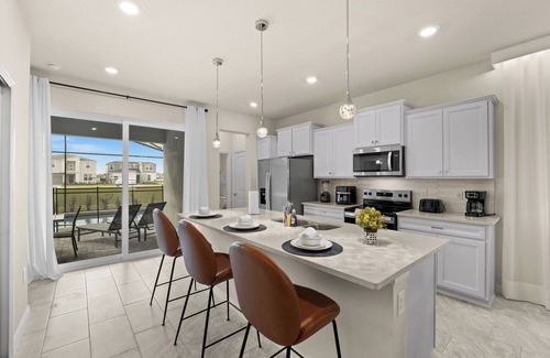 Four Corners House | Lovely 5-bedroom house with POOL near Disney in Clermont