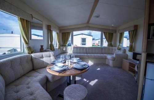 Hunstanton Other | Lovely 6 Berth Caravan Nearby Hunstanton Beach In Norfolk Ref 23071T