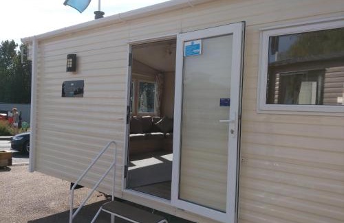 Hunstanton Other | Lovely 8 Berth Caravan At Manor Park, Near Hunstanton Beach Ref 23039S