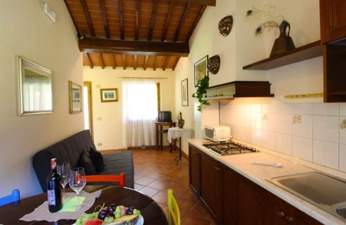Castelfranco di Sopra Apartment | Lovely apartment for 4 guests with pool, WIFI and pets allowed