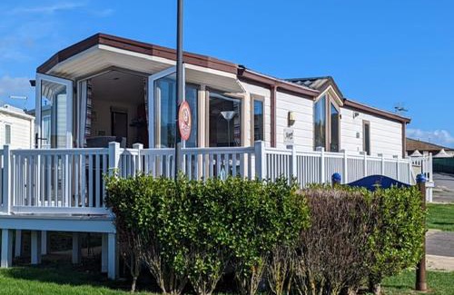 Weymouth Resort | Lovely and Bright Caravan Haven Littlesea with views across the Fleet Lagoon