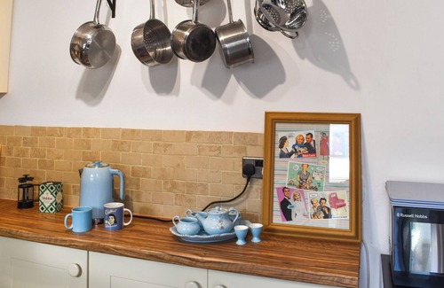 Beckingham Cottage | Lovely and cosy, late Victorian cottage with large garden area.