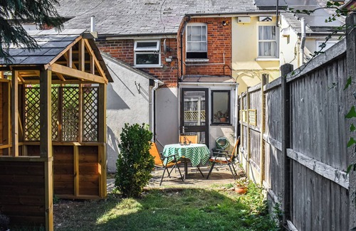 Beckingham Cottage | Lovely and cosy, late Victorian cottage with large garden area.