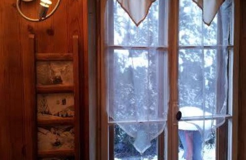 Chamonix-Mont-Blanc Ski Chalet | LOVELY AND TIPICAL MOUNTAIN CHALET IN FRONT OF MOUNT BLANC, 800 ME FROM CENTER