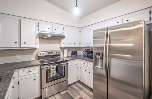 Anderson Mill Apartment | Lovely and modern two bedroom condo