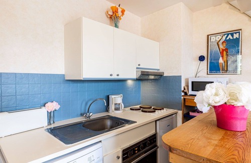 Saint-Palais-sur-Mer Apartment | Lovely apartment for 5 people with WIFI, TV and balcony