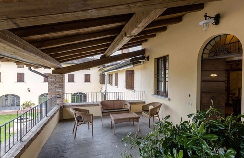 San Benedetto di Lugana Apartment | Lovely apartment for 7 people with A/C, pool, WIFI, TV and patio