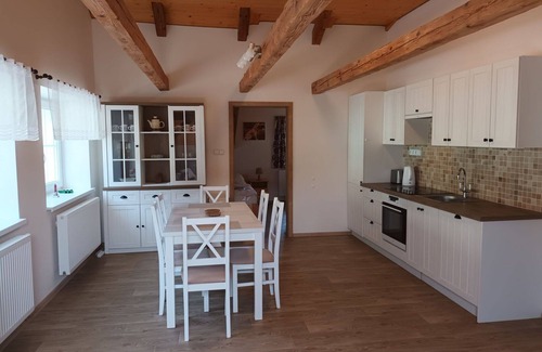 Korenov Apartment | Lovely apartment for 4 people with WIFI, TV, pets allowed and parking