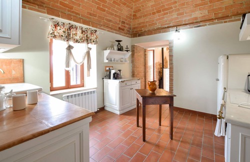 Civitella Benazzone Apartment | Lovely apartment in Civitella Benazzone