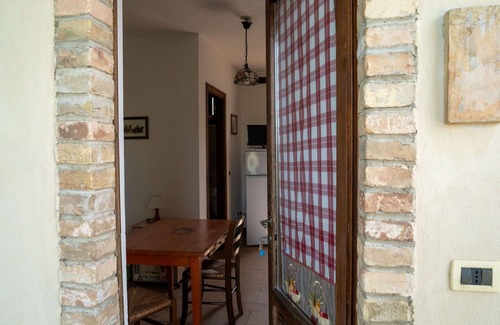Citta Sant'Angelo Apartment | Lovely apartment for 4 people with pool, A/C, WIFI, TV, patio and pets allowed