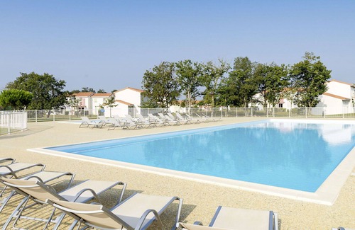 Bourgenay House | Lovely apartment in villa for 6 people with pool, hot tub, TV, terrace and pets allowed