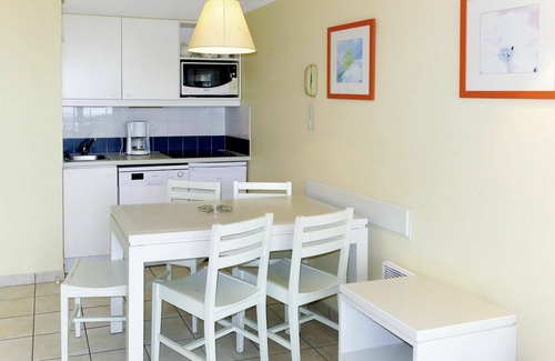 Chateau-d'Olonne Apartment | Lovely apartment for 5 people with WIFI, pool, TV, terrace and pets allowed