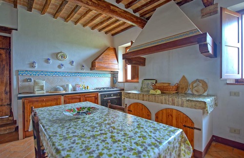 Monteroni d'Arbia Apartment | Lovely apartment for 2 guests with pool, WIFI and panoramic view, close to Siena