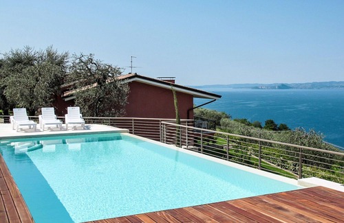 Frader Apartment | Lovely apartment for 6 people with WIFI, pool, TV and terrace
