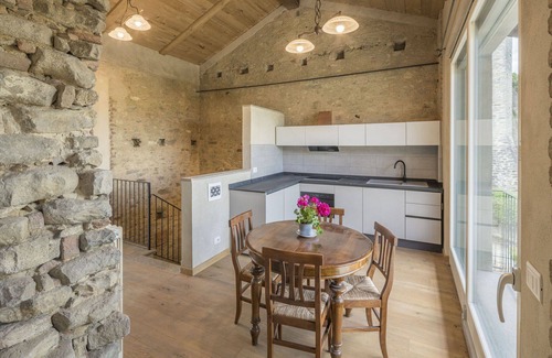 Monforte d'Alba Apartment | Lovely apartment for 4 people with WIFI, pool and terrace, close to Alba