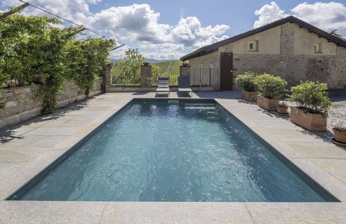 Monforte d'Alba Apartment | Lovely apartment for 4 people with WIFI, pool and terrace, close to Alba