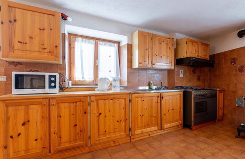 Sarre Apartment | Lovely apartment for 5 guests with TV and pets allowed, close to Aosta