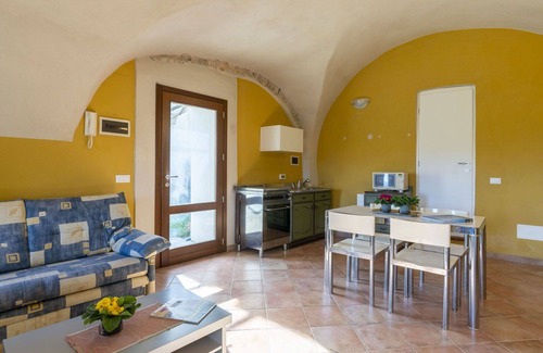 Novelli Apartment | Lovely apartment for 6 people with WIFI, pool, patio, pets allowed and panoramic view