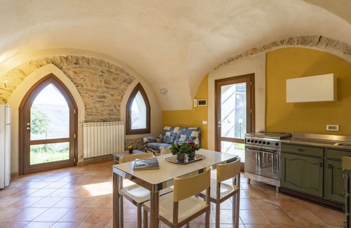 Novelli Apartment | Lovely apartment for 6 people with WIFI, pool, patio, pets allowed and panoramic view