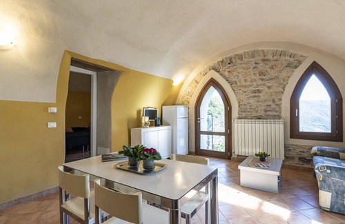 Novelli Apartment | Lovely apartment for 6 people with WIFI, pool, patio, pets allowed and panoramic view