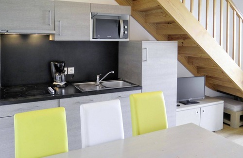 Biscarrosse Plage Apartment | Lovely apartment for 6 guests with WIFI, pool, TV, terrace and pets allowed