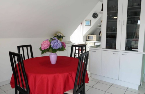 Pont-l'Abbe Apartment | Lovely apartment for 4 guests with WIFI, TV and terrace